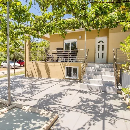 Dionysos Apartment Potos
